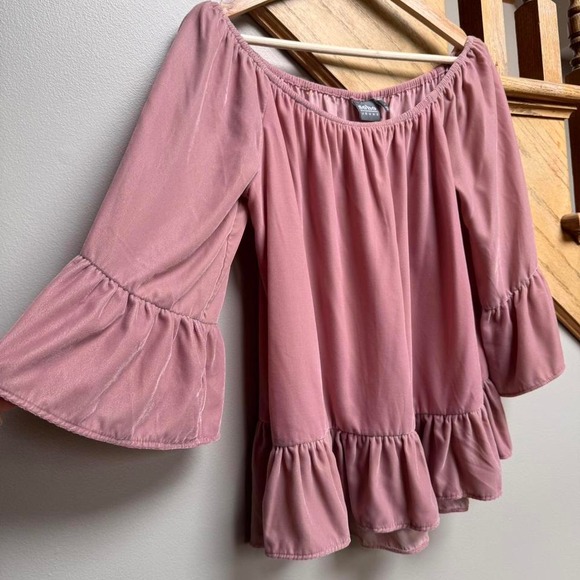 New York & Company Tops - NWT Soho‎ NY Co Womens Velvet Ruffle Top S Pastel Off Shoulder Romantic Feminine